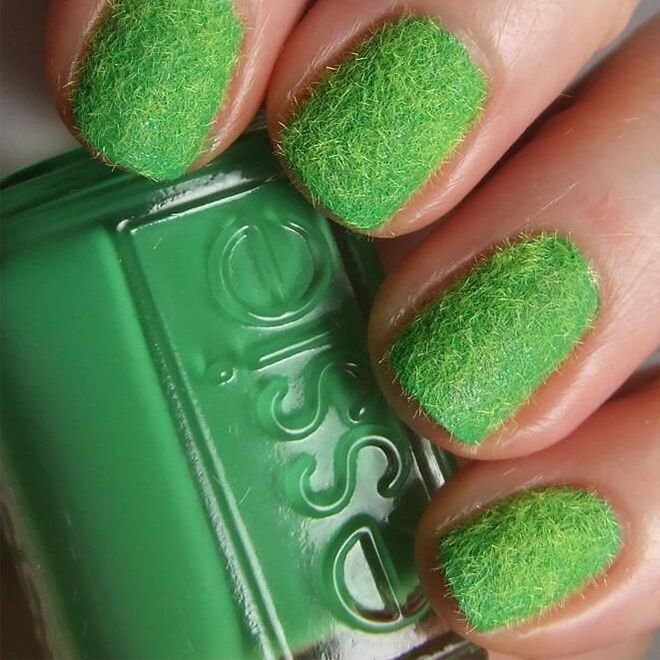unusual design for short nails manicure with grass 2024