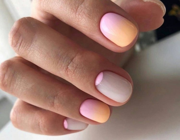 Light gradient manicure