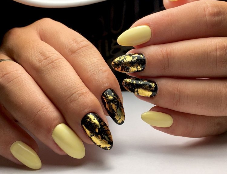 Autumn nail designs with foil